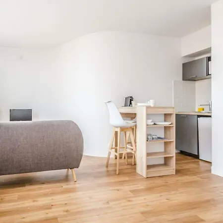 Modern Studio At The Heart Of *